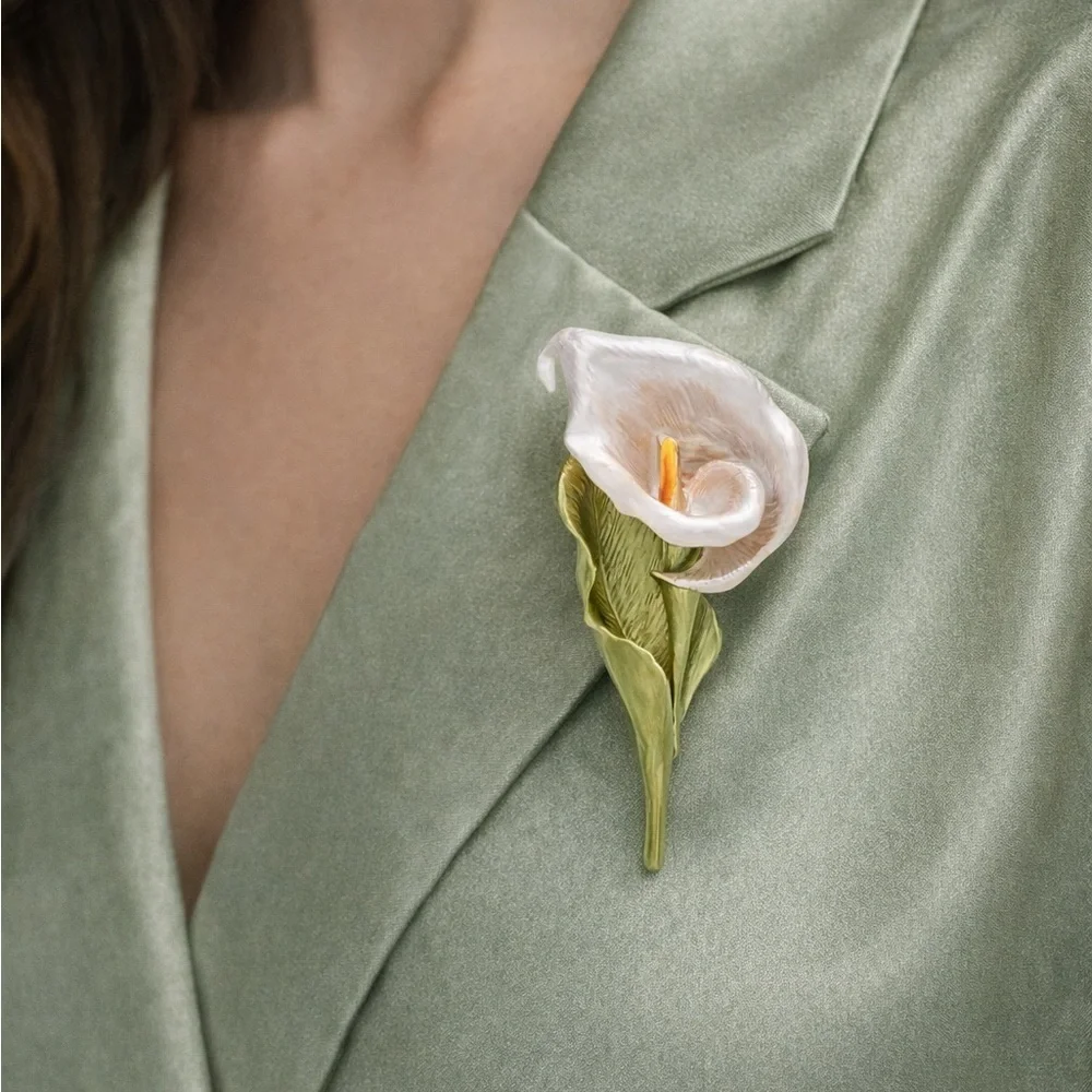 Calla Lily Cream Gold Brooch
